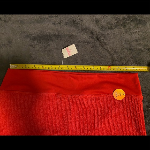 🔥New VS Pink Red Gym to Swim Shortie. NWT. Large. - Picture 7 of 11